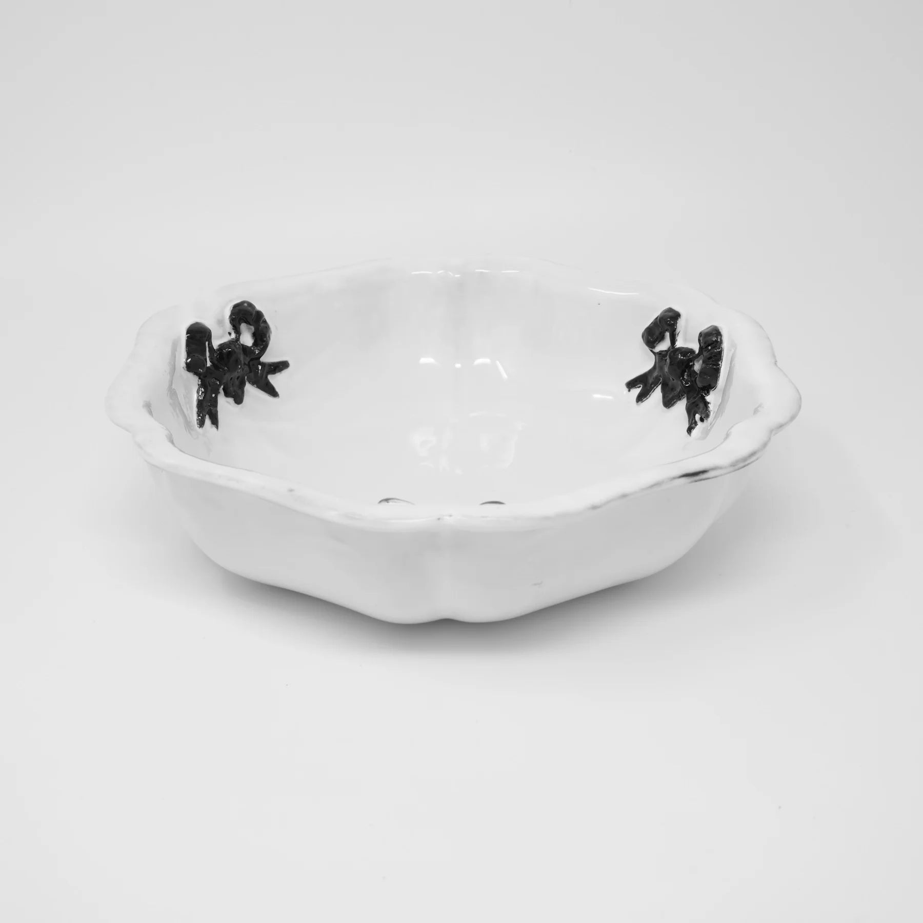 Marie-Antoinette black ribbon salad bowl
