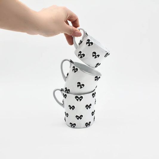 Noeud-Noeud Black Ribbon Mug with handle